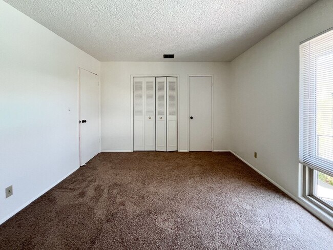 Building Photo - Two Bedroom Napa Condo