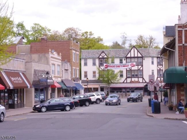 Building Photo - 273 Elmwood Ave