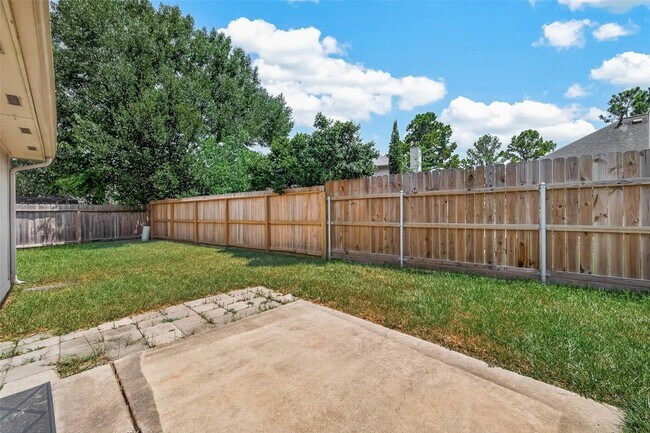 Building Photo - 22619 Old Church Ln