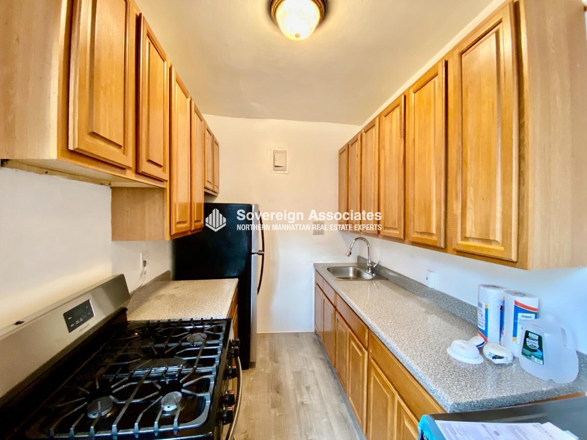 Building Photo - 201 W 105th St