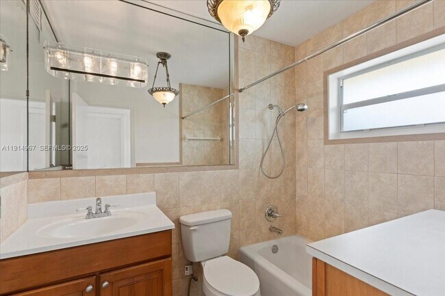 Building Photo - 1961 NE 188th St