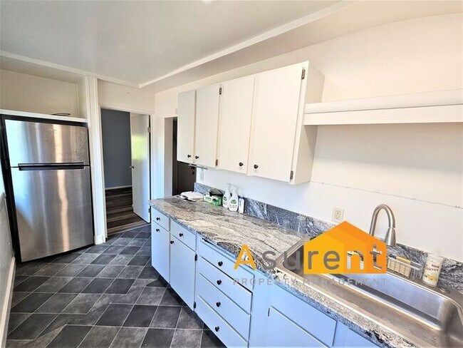 Building Photo - Great Ashland Home Available Now!