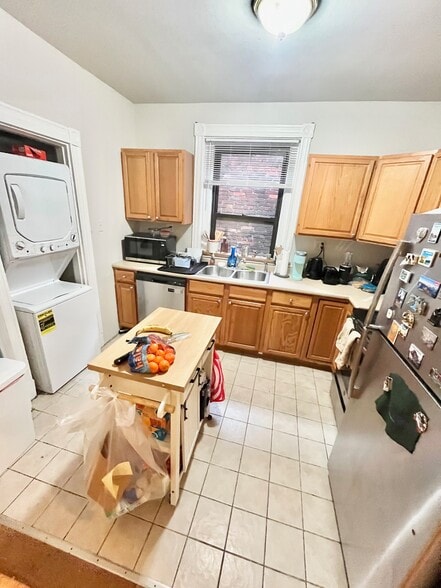 Building Photo - 614 Columbus Ave