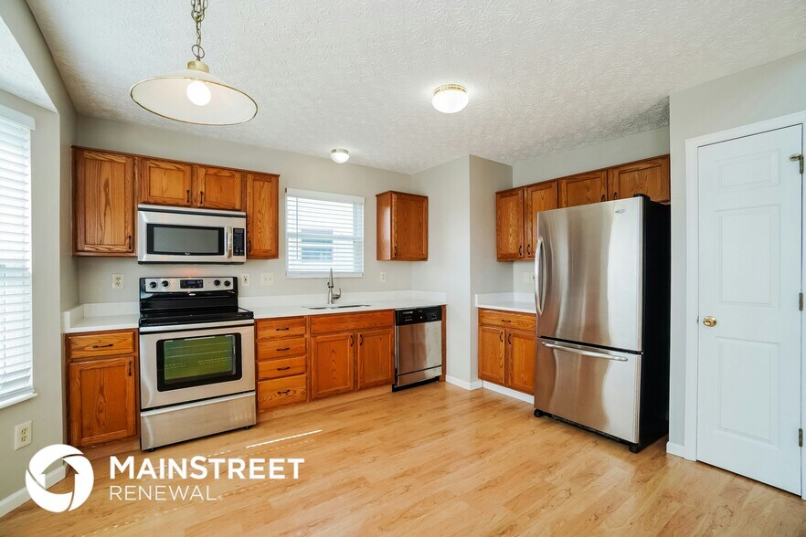 Building Photo - 2204 Brookbank Dr