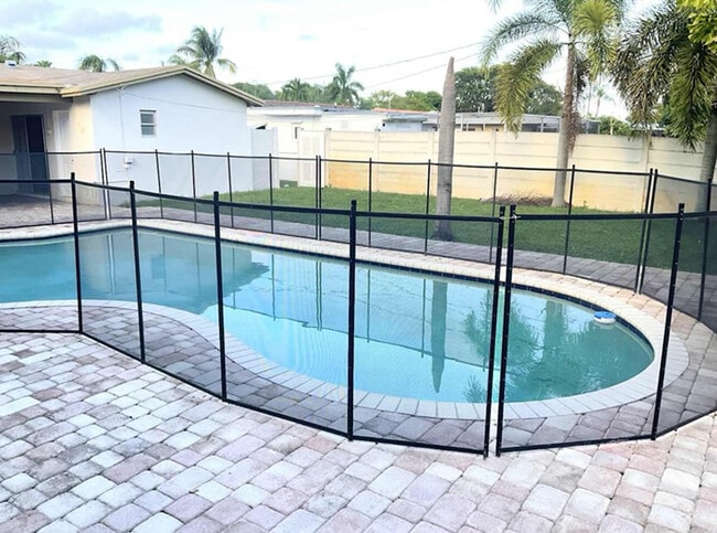 Primary Photo - 5424 Jefferson St