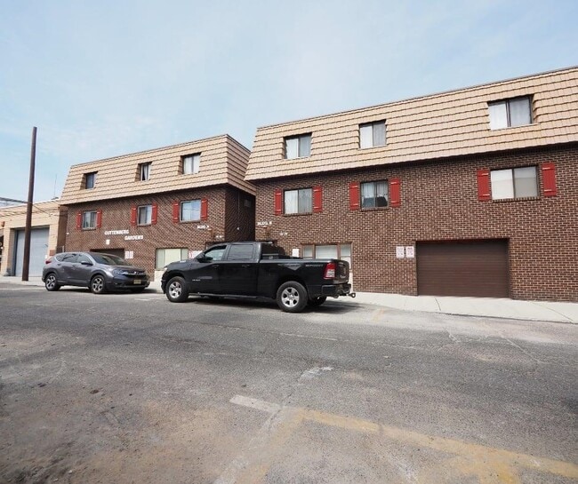 Building Photo - 78 69th St