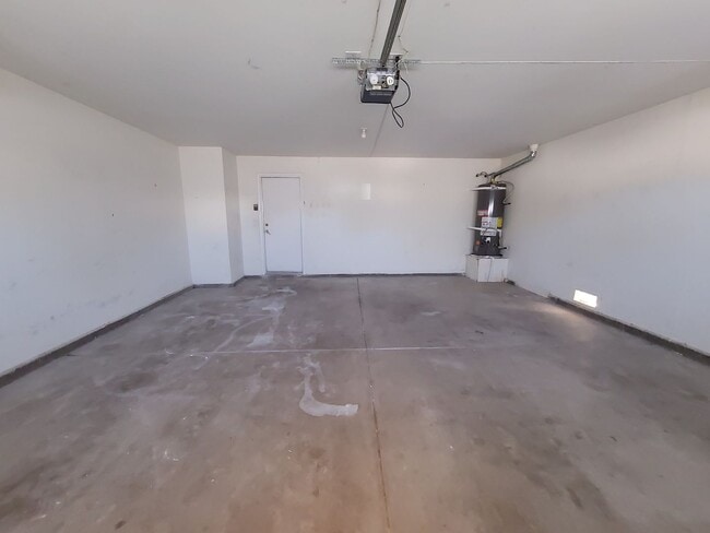 Building Photo - Beautiful 4 Bedroom Home in Green Valley