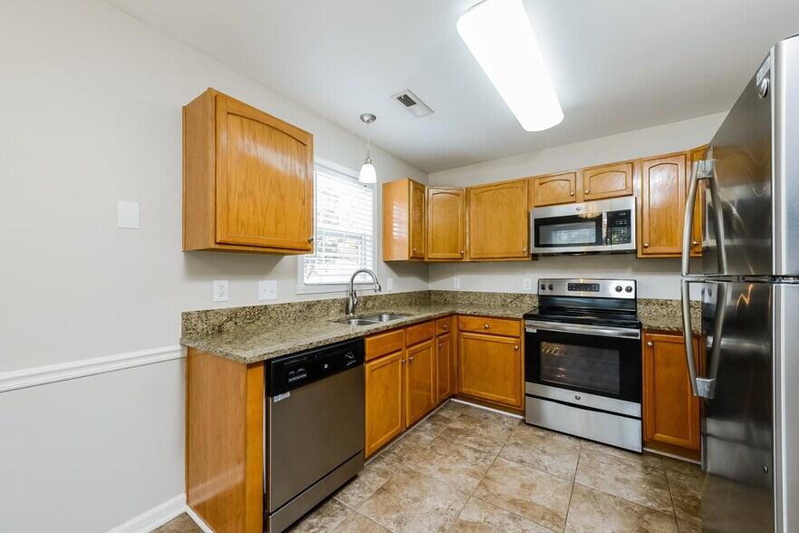 Building Photo - 5204 Mt Hope Dr