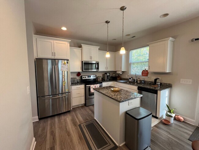 Building Photo - 5040 W Chandler Heights Dr