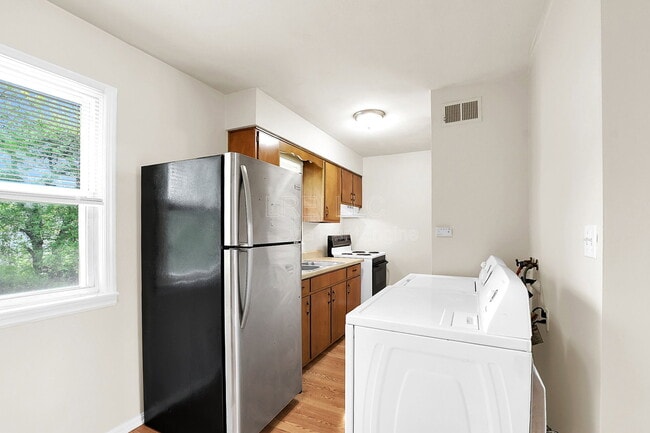 Building Photo - 1716 Bonnyville Blvd