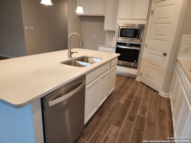 Building Photo - Scenic Crest off Boerne Stage Rd