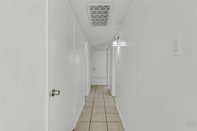 Building Photo - Beautifully Updated 3 Bedroom Home with Pool, Spacious Backyard & 2-Car Garage!