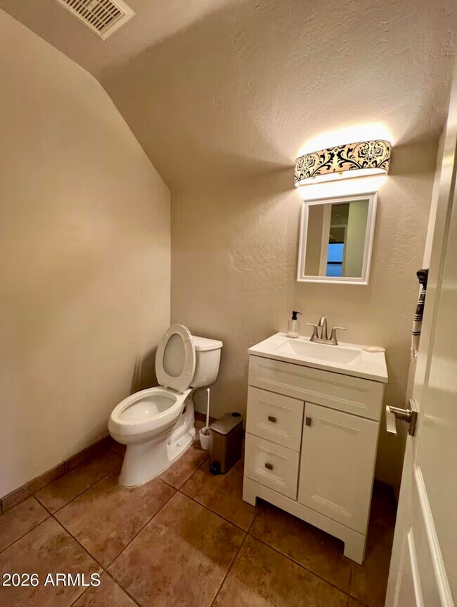 Building Photo - 3864 S Ivy Ct