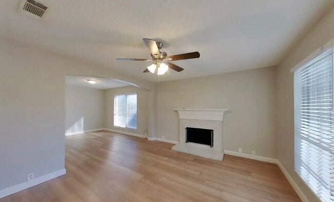 Building Photo - Modern 3-Bedroom Sanctuary in a Sought-After Location