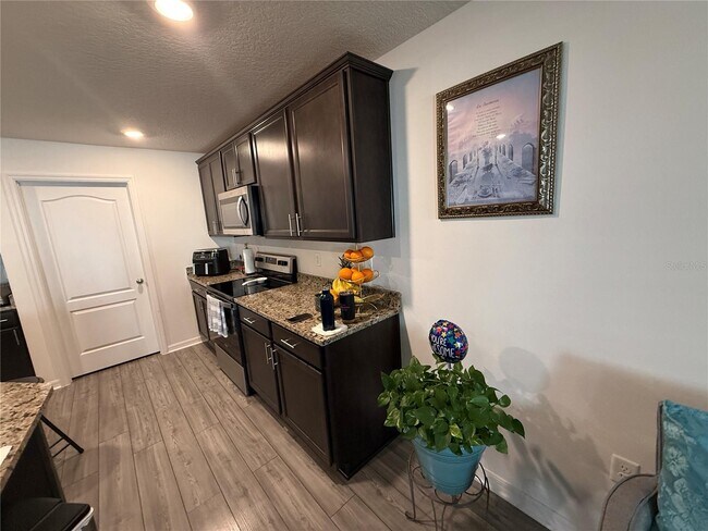 Building Photo - 1643 Wynford Cir