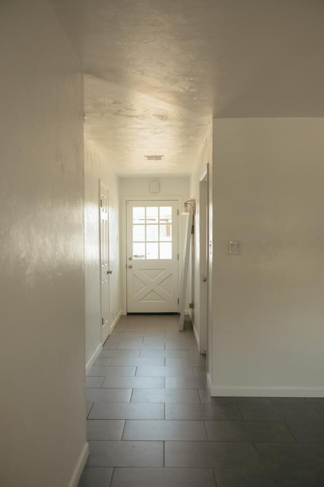 Building Photo - 4007 E Heatherbrae Dr