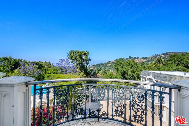 Building Photo - 11244 Briarcliff Ln