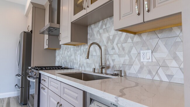 Building Photo - 3836 Westfall Dr