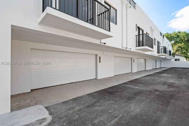 Building Photo - 722 NW 55th St