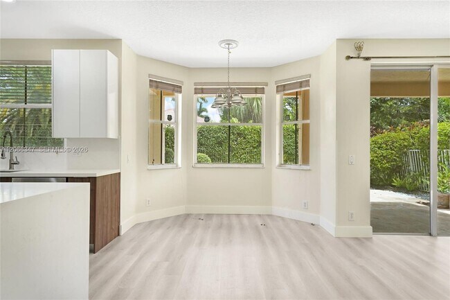 Building Photo - 4312 Laurel Ridge Cir