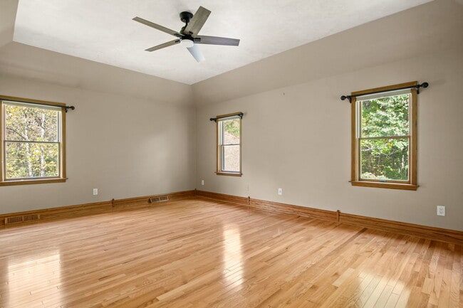 Building Photo - 41W230 Sylvan Dr