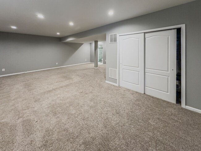 Building Photo - 43263 Somerset Hills Terrace