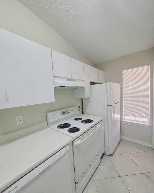 Building Photo - 2468 Spyglass Cir