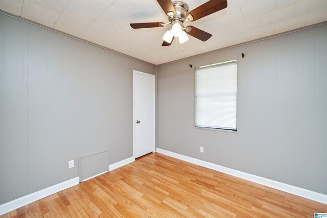 Building Photo - 1541 Rainbow Ln