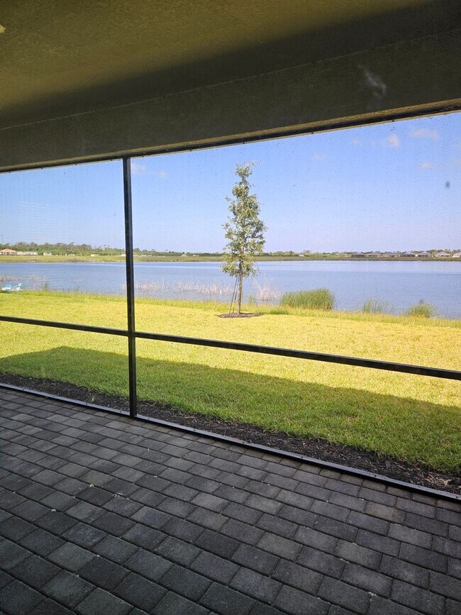 Building Photo - 8116 Shr Lk Dr