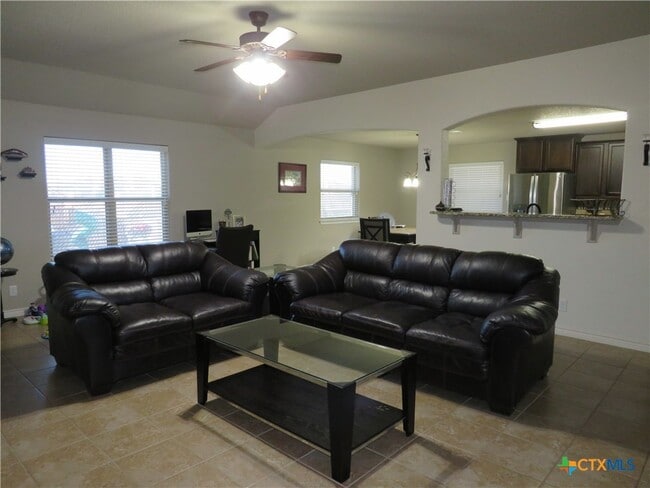 Building Photo - 9805 Kaitlyn Dr
