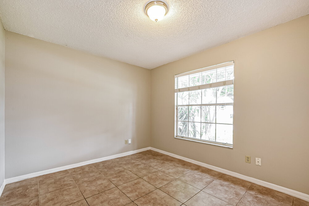 Building Photo - 9324 Pavillion Dr