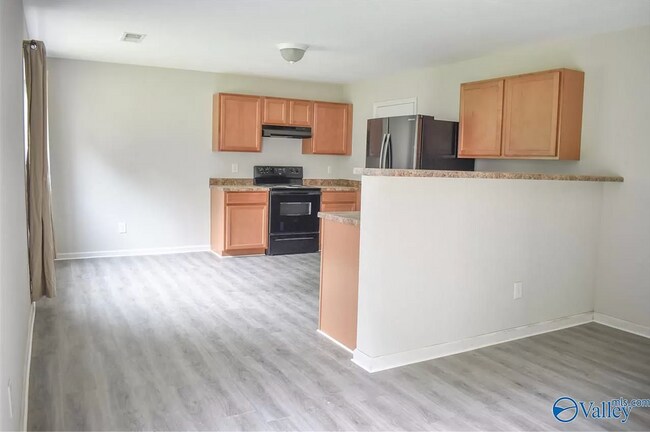 Building Photo - 208 Farmington Dr