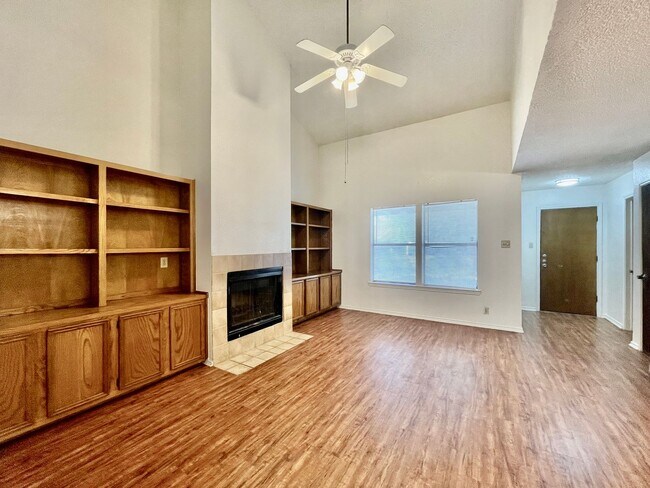 Building Photo - 1303 Conway Dr