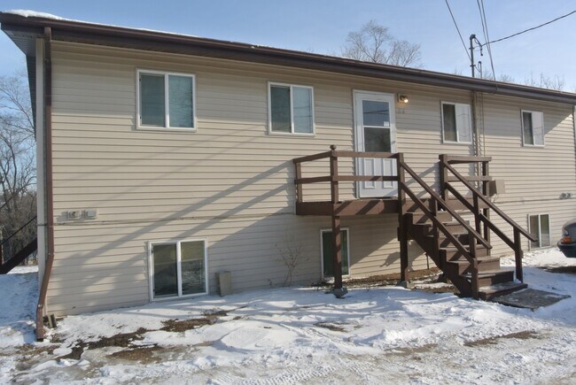 Primary Photo - 716 4th St SW