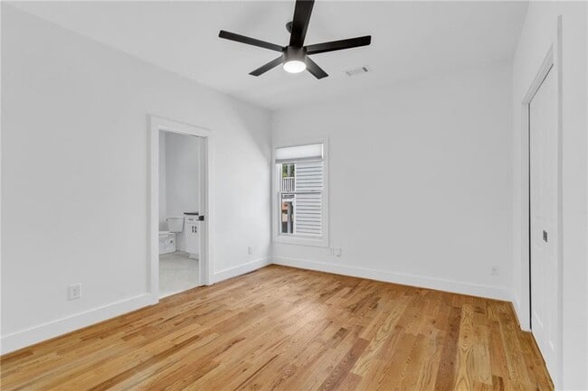 Building Photo - 976 Dunning St SE