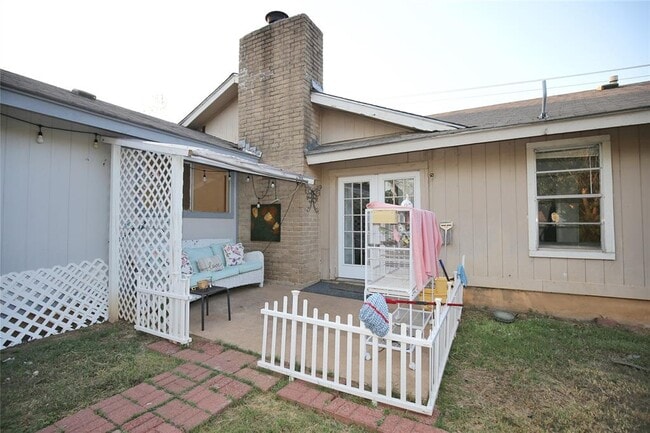 Building Photo - 204 Deerfield Park Dr