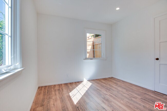 Building Photo - 4053 Verdugo Rd
