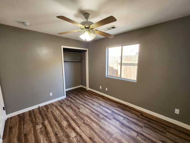 Building Photo - 8608 Hoodsport Ave