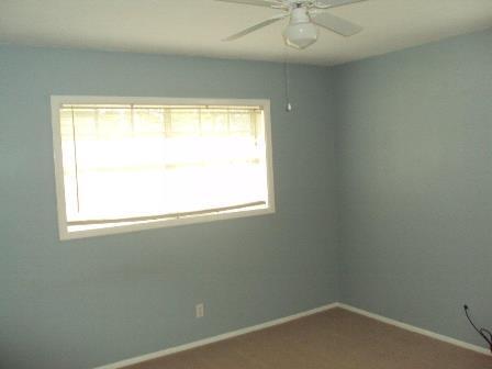 Building Photo - 408 Maple St