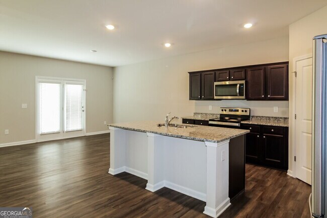 Building Photo - 4261 Kendrick Cir