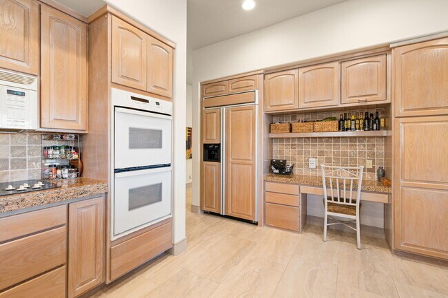 Building Photo - 73110 Calliandra St