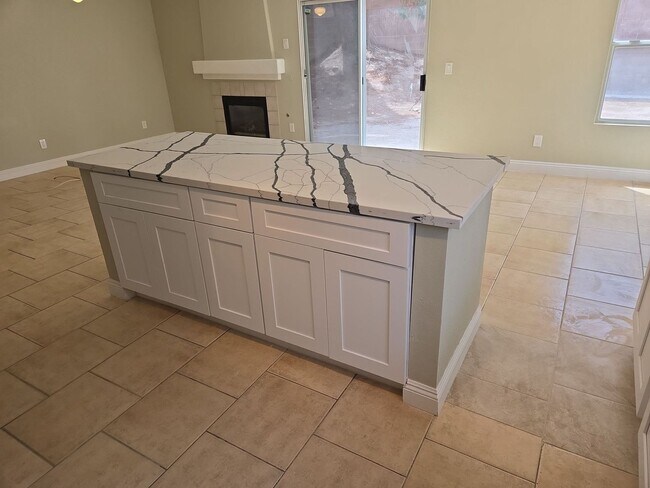 Building Photo - A Fabulous 4 Bedroom Home in Peccole Ranch