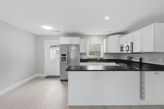 Building Photo - 550 E Minnesota Ave