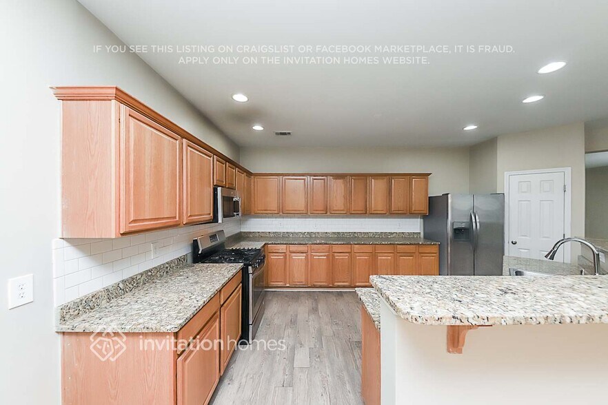 Building Photo - 2230 Valley Creek Dr