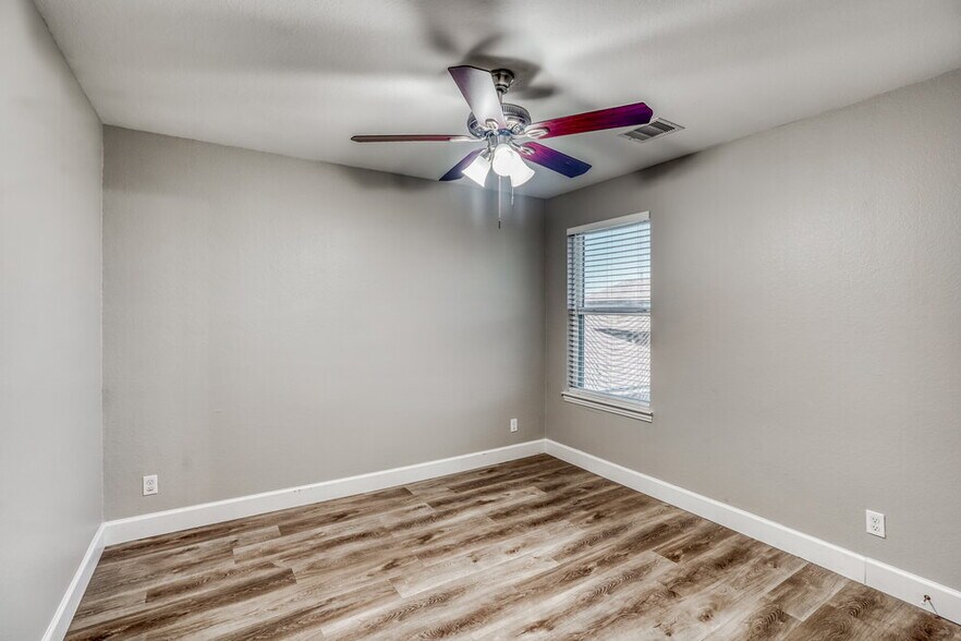 Building Photo - 6006 Lovage Ave