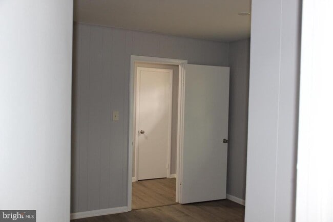 Building Photo - 10616 Moores Ln