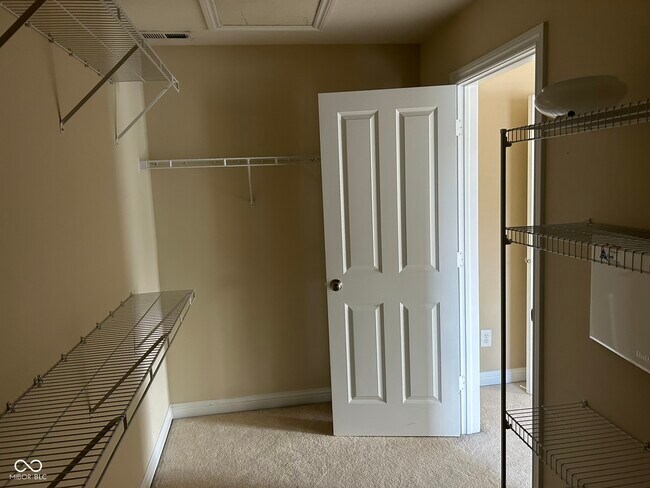 Building Photo - 8645 Meridian Square Dr