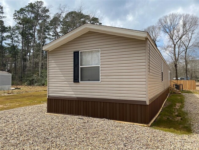 Building Photo - 101 Maple Ln
