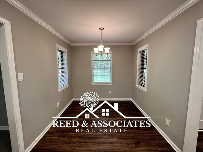 Building Photo - Renovated Collierville Home!