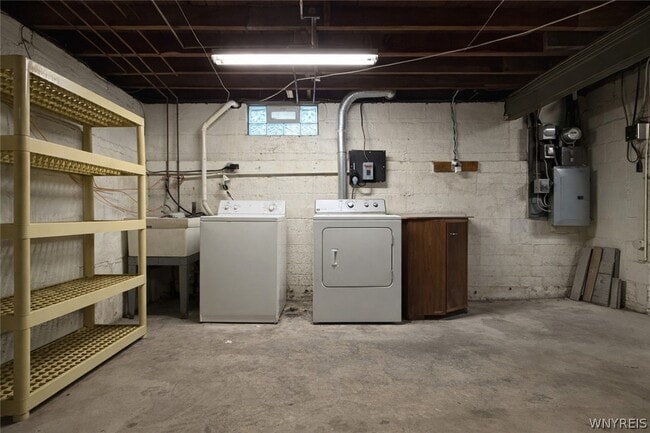 Building Photo - 3534 Ferry Ave